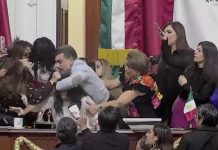 Empujones, golpes y jalones de cabello obligan a suspender sesión del Congreso de la CDMX