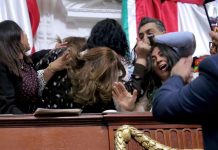 Sheinbaum condena zafarrancho en el Congreso capitalino y llama a evitar la violencia