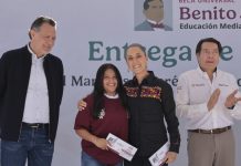 Sheinbaum llama a estudiantes de preparatoria a comprometerse con la patria y anuncia más espacios educativos