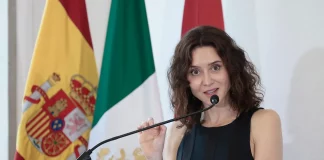 Sheinbaum no cuestiona a Ayuso, pero sí a quienes la arroparon en México