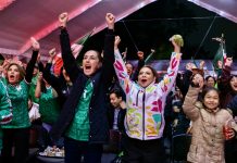 Euforia tricolor: Sheinbaum canta “El Rey” tras la victoria de México sobre Ecuador