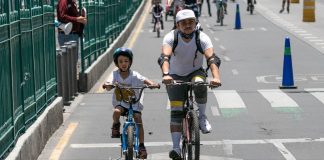 Sheinbaum felicita a los papás y destaca su papel en la construcción de un mejor México.