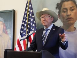 Ken Salazar responde a Sheinbaum: “La verdad es la verdad; EU no participó en la captura de ‘El Mayo’”