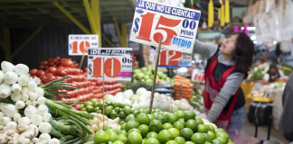 Inflación en México cae a 3.37% en junio; bajan precios de frutas y verduras y alivian el bolsillo