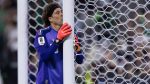 Tras 22 años bajo los tres postes, Memo Ochoa anuncia su retiro