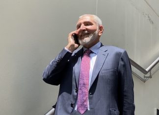 Adán Augusto reaparece tras tres semanas y evade preguntas sobre supuesta investigación por “huachicol fiscal” y cancelación de visa