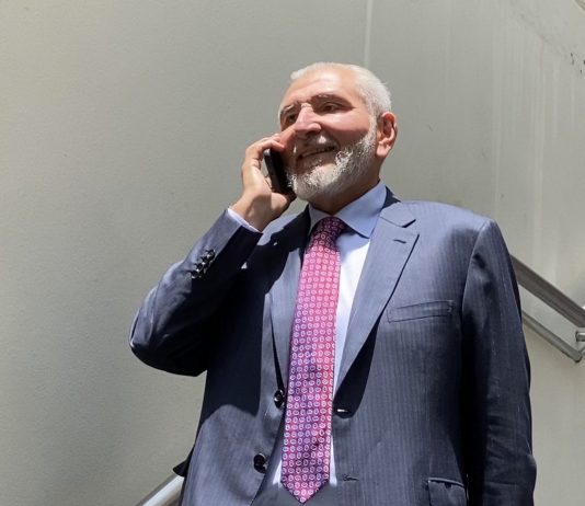 Adán Augusto reaparece tras tres semanas y evade preguntas sobre supuesta investigación por “huachicol fiscal” y cancelación de visa
