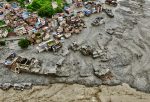 Himalaya enfrenta nueva amenaza de inundaciones mientras casi mil personas siguen desaparecidas