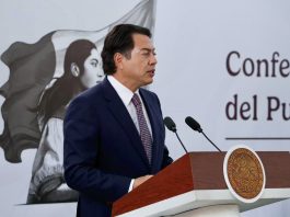 81% de maestros pide reglas para regular el uso de celulares en las escuelas