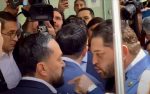 “Porro”, “narco” y “asesino”: Carlos Eduardo Gutiérrez y Arturo Ávila se enfrentan a empujones
