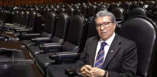 Monreal pide a Rocha Moya reconsiderar su regreso a Sinaloa y volver a solicitar licencia
