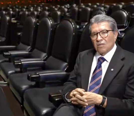 Monreal pide a Rocha Moya reconsiderar su regreso a Sinaloa y volver a solicitar licencia