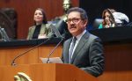 Reforma constitucional busca blindar Presidencia y gubernaturas contra doble nacionalidad: Mier