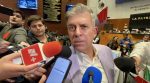 Sheffield acusa a Emmanuel Reyes de “arribista” y cuestiona su aspiración por León