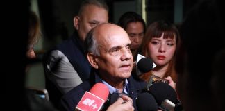 Morena y oposición en el Senado chocan por doble nacionalidad y comparecencias