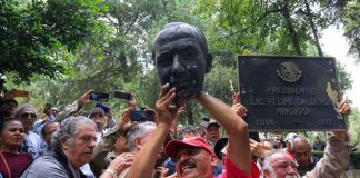 Sheinbaum condena vandalismo contra estatua de Calderón: “Ningún acto de violencia se justifica”