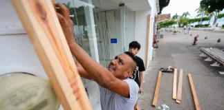 ¡Alerta máxima en el Pacífico! Huracán Simón amenaza a costas mexicanas con vientos catastróficos y marejadas mortales