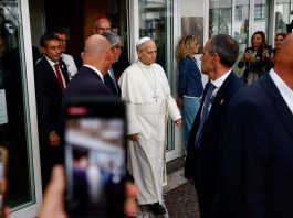El Papa León XIV deja el hospital tras cirugía por cáncer de pulmón; alista su regreso ante los fieles