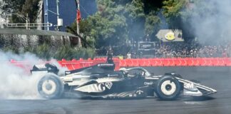 Checo Pérez renueva con Cadillac hasta 2029 y desata la euforia en Paseo de la Reforma